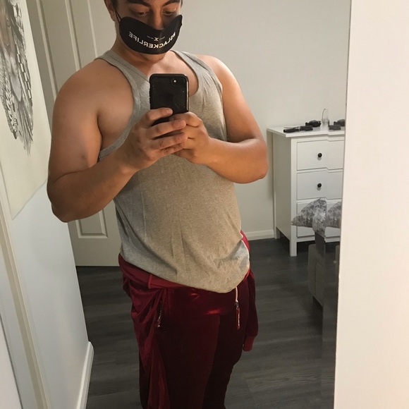 ONEPIECE original red velour onesie - Picture 6 of 15